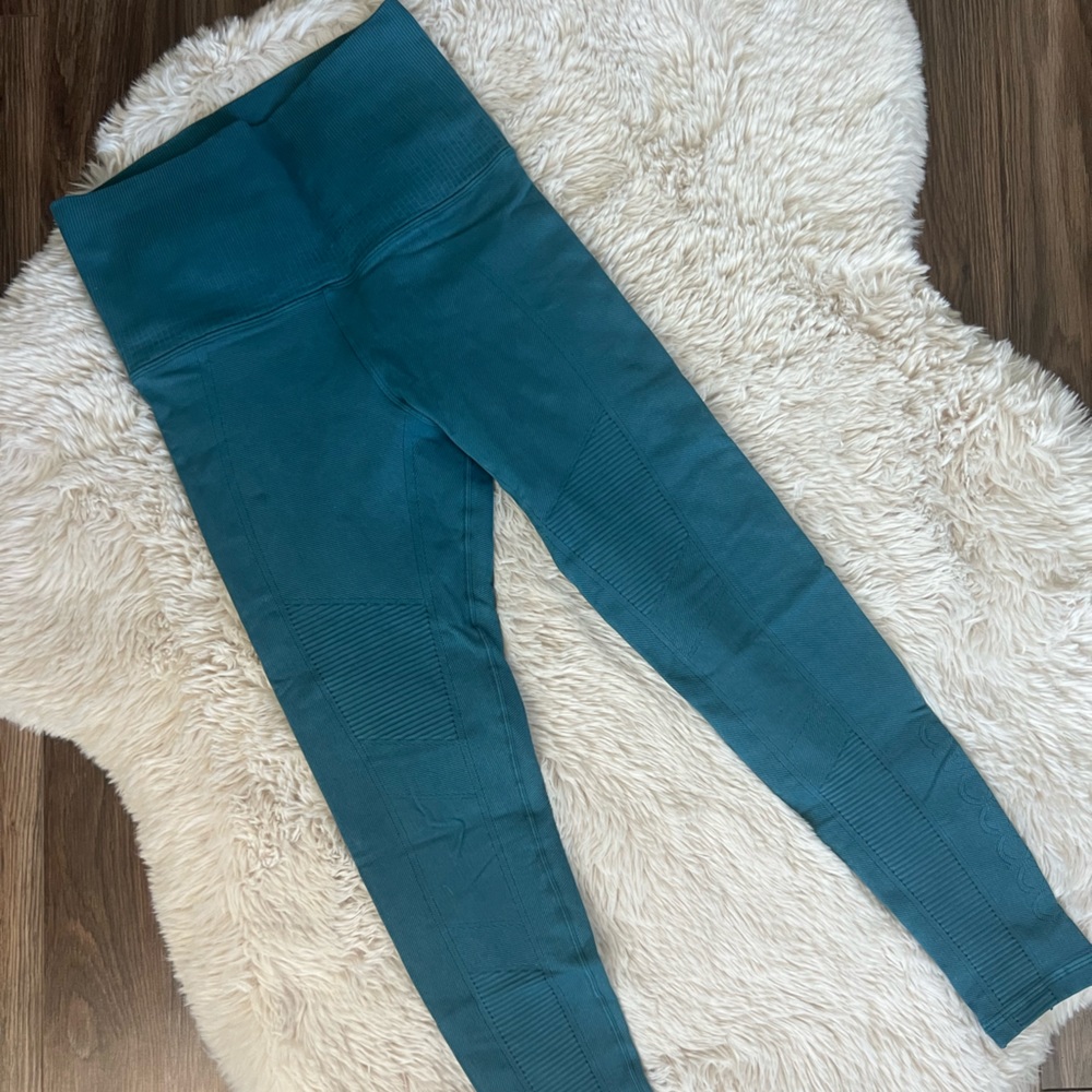 Avocado x Tone It Up Leggings